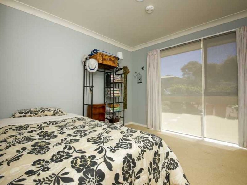 Photo - 10 Lakeview Crescent, Forster NSW 2428 - Image 10