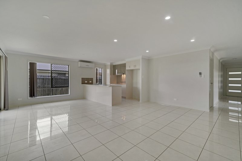 Photo - 10 Lambent Street, Yarrabilba QLD 4207 - Image 3