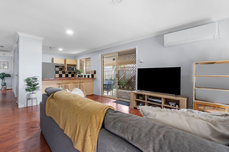Photo - 10 Lamington Place, Loganholme QLD 4129 - Image 7
