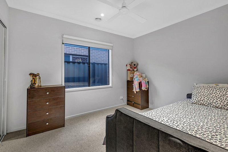 Photo - 10 Landor Way, Craigieburn VIC 3064 - Image 14