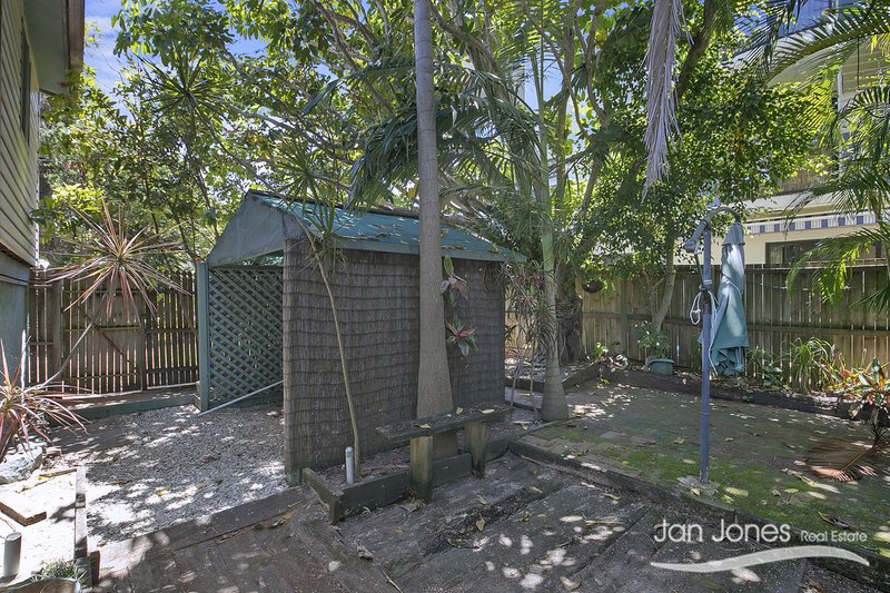 Photo - 10 Landsborough Avenue, Scarborough QLD 4020 - Image 21