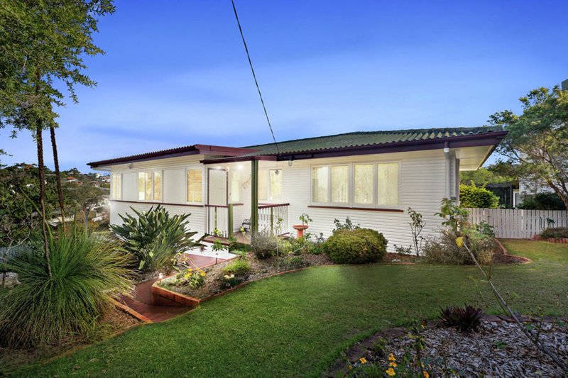 Photo - 10 Landscape Street, Stafford Heights QLD 4053 - Image 1