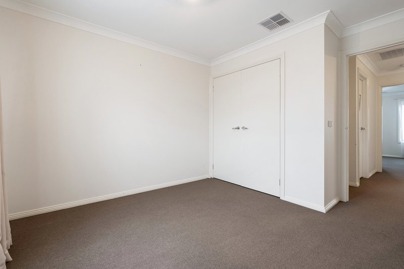 Photo - 10 Landsdowne Avenue, Mickleham VIC 3064 - Image 12