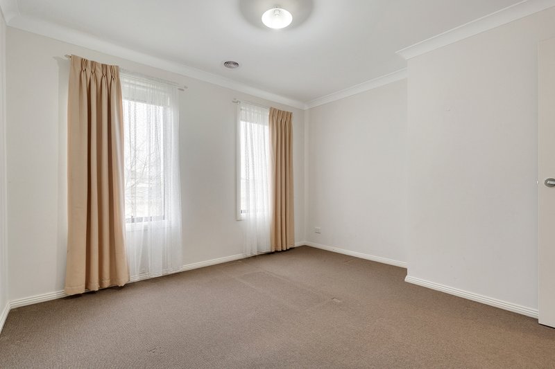 Photo - 10 Landsdowne Avenue, Mickleham VIC 3064 - Image 16