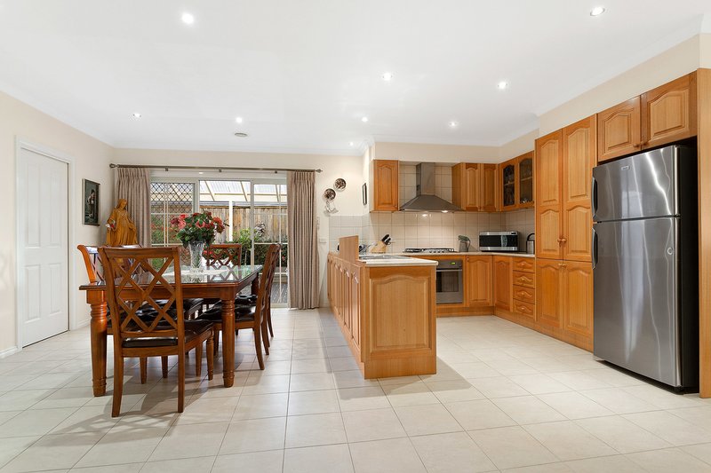 Photo - 10 Lapwing Road, South Morang VIC 3752 - Image 2