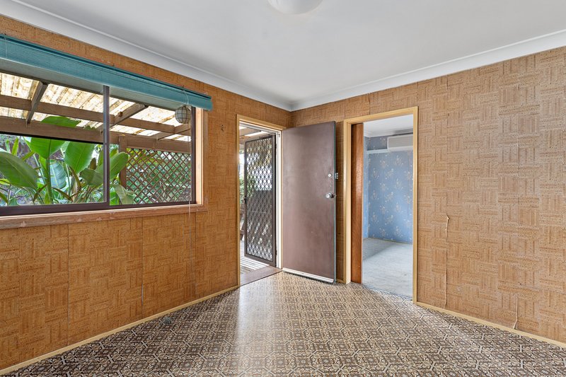 Photo - 10 Larool Place, Engadine NSW 2233 - Image 4