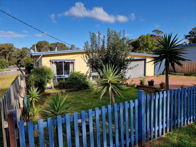 10 Laughtons Road, Lakes Entrance VIC 3909