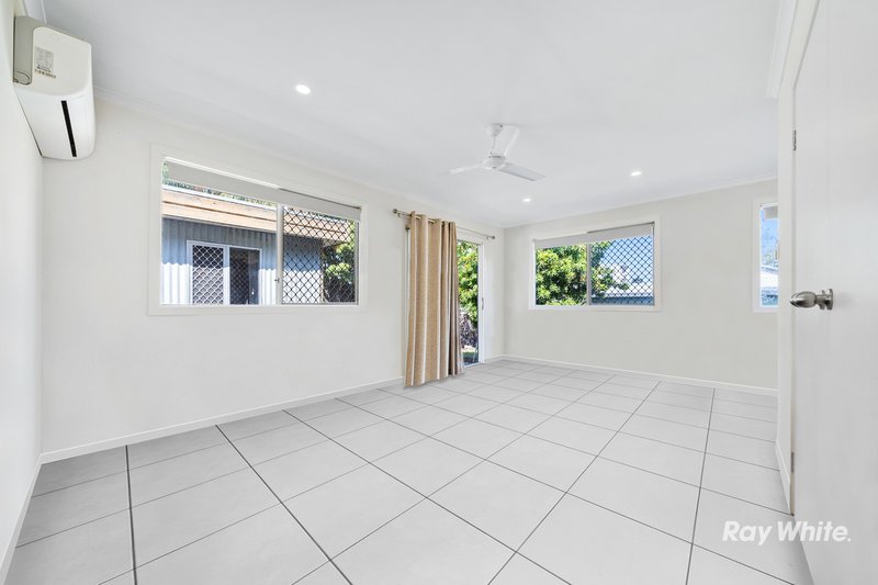 Photo - 10 Lauretta Avenue, Springwood QLD 4127 - Image 16