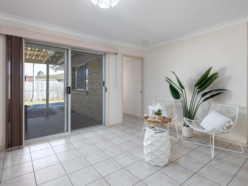 Photo - 10 Lavender Court, Bray Park QLD 4500 - Image 5