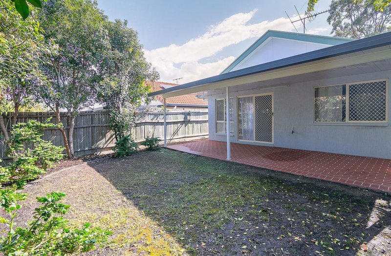 Photo - 10 Lavender Street, Springfield Lakes QLD 4300 - Image 2