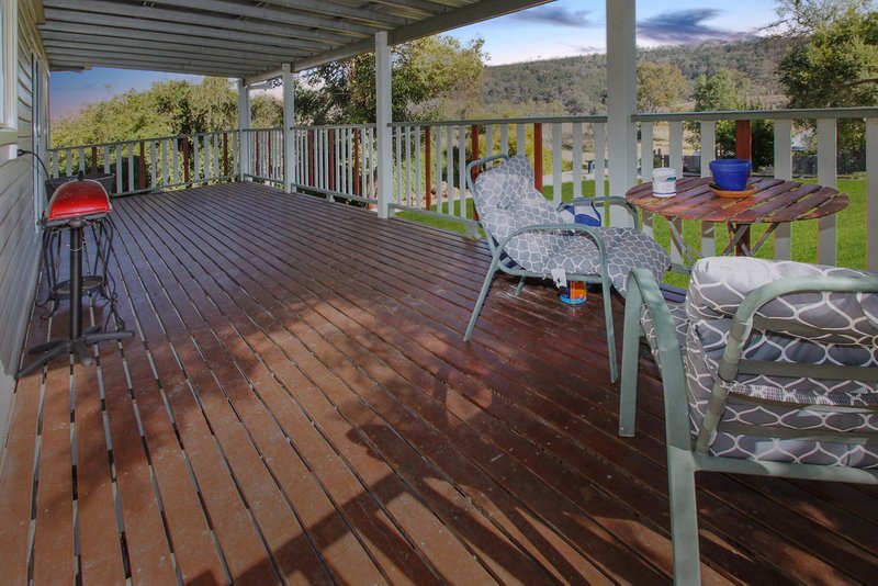 Photo - 10 Lee Avenue, Quirindi NSW 2343 - Image 2