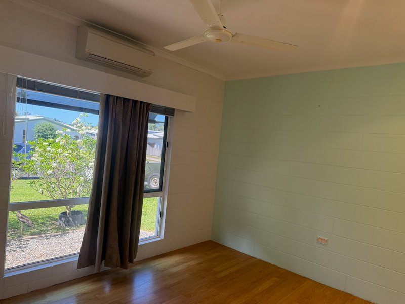 Photo - 10 Leeuwin Crescent, Bentley Park QLD 4869 - Image 4