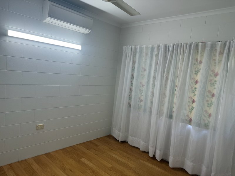 Photo - 10 Leeuwin Crescent, Bentley Park QLD 4869 - Image 5