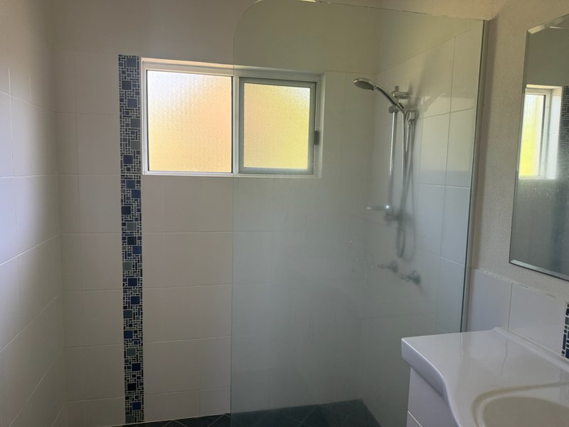 Photo - 10 Leeuwin Crescent, Bentley Park QLD 4869 - Image 6