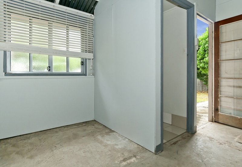 Photo - 10 Lehville Street, Beenleigh QLD 4207 - Image 7