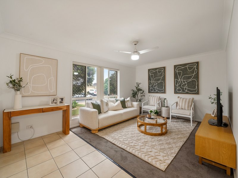 Photo - 10 Leichhardt Street, North Lakes QLD 4509 - Image 2