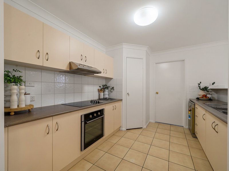 Photo - 10 Leichhardt Street, North Lakes QLD 4509 - Image 7