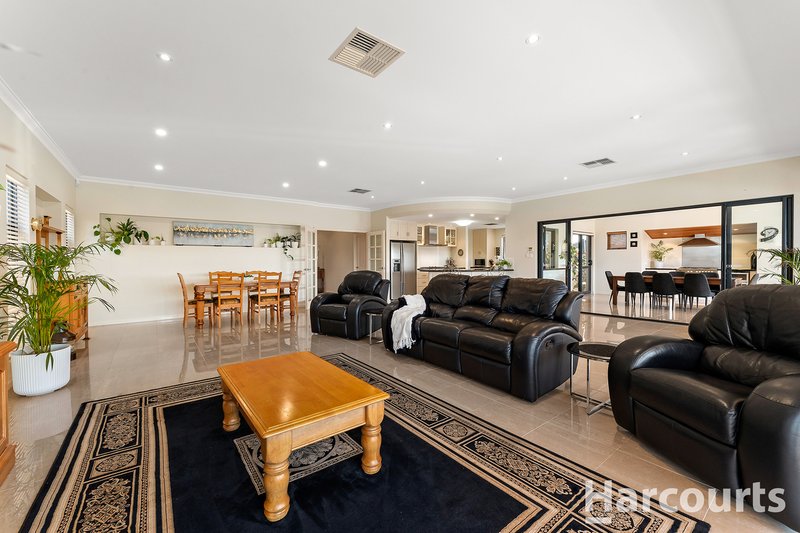 Photo - 10 Leisure Way, Halls Head WA 6210 - Image 11