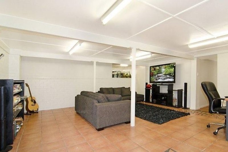 Photo - 10 Lemm Street, Everton Hills QLD 4053 - Image 6