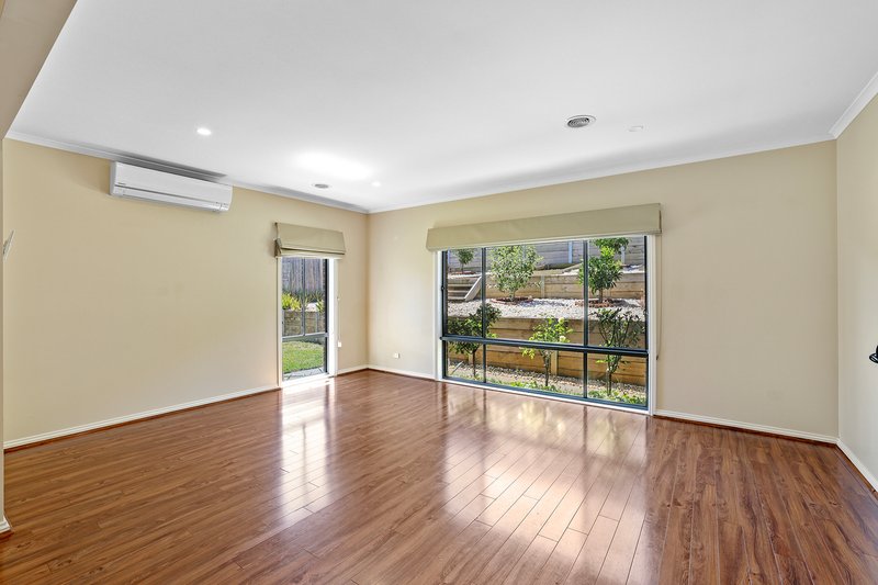 Photo - 10 Leura Street, Drouin VIC 3818 - Image 6