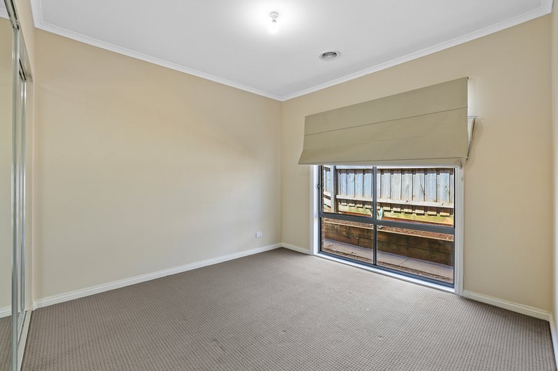 Photo - 10 Leura Street, Drouin VIC 3818 - Image 11