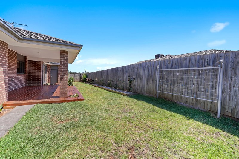 Photo - 10 Leura Street, Drouin VIC 3818 - Image 16