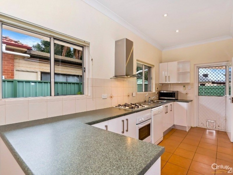 Photo - 10 Lewis Street, Brighton SA 5048 - Image 3