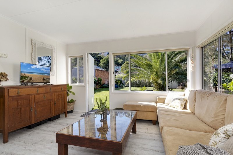 Photo - 10 Lido Avenue, North Narrabeen NSW 2101 - Image 2