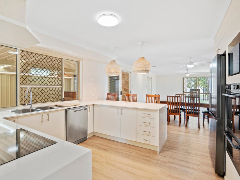 Photo - 10 Lido Court, Wellington Point QLD 4160 - Image 3