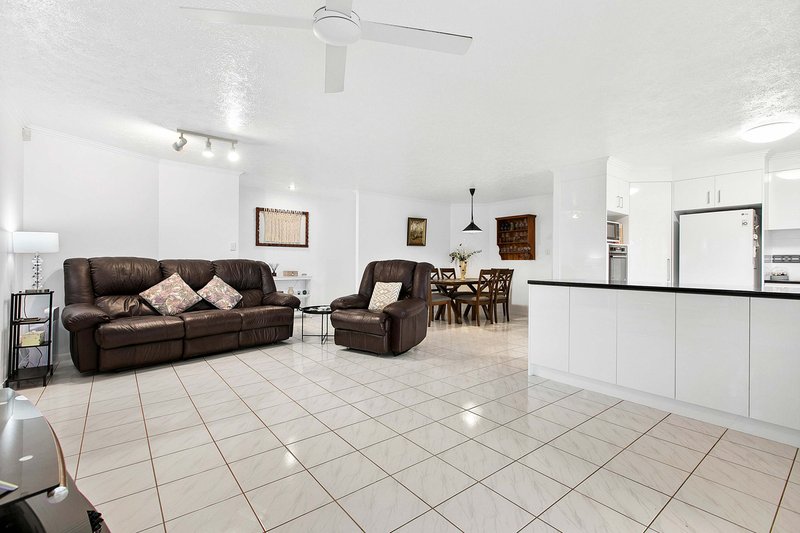 Photo - 10 Lindeman Court, Kawungan QLD 4655 - Image 8