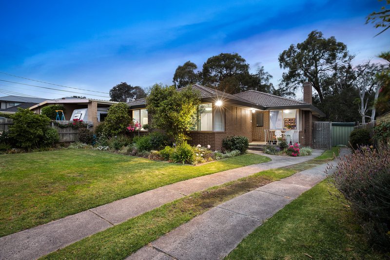 10 Lindisfarne Drive, Burwood East VIC 3151