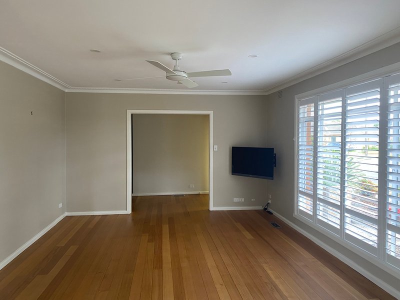 Photo - 10 Lindwood Avenue, Altona VIC 3018 - Image 10