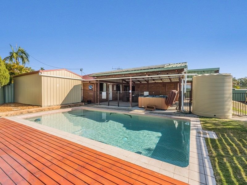 Photo - 10 Lintrose Court, Edens Landing QLD 4207 - Image 5