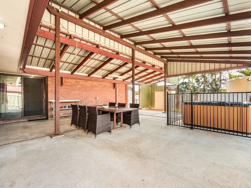 Photo - 10 Lintrose Court, Edens Landing QLD 4207 - Image 8