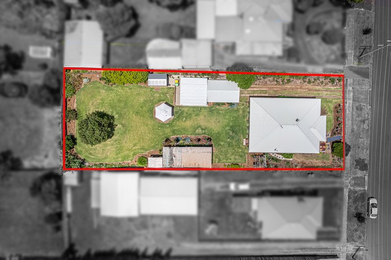 Photo - 10 Llewellyn Street, Centenary Heights QLD 4350 - Image 18