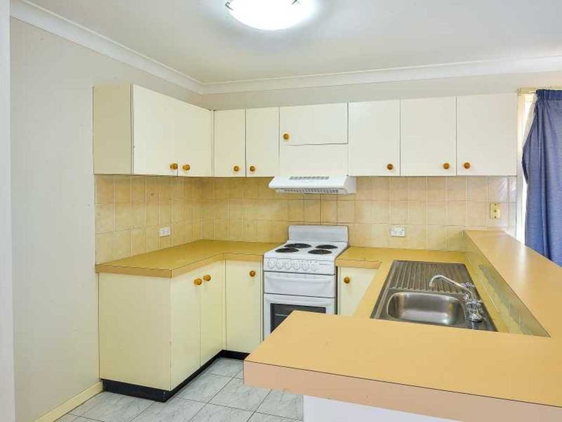 Photo - 10 Longhurst Road, Minto NSW 2566 - Image 5