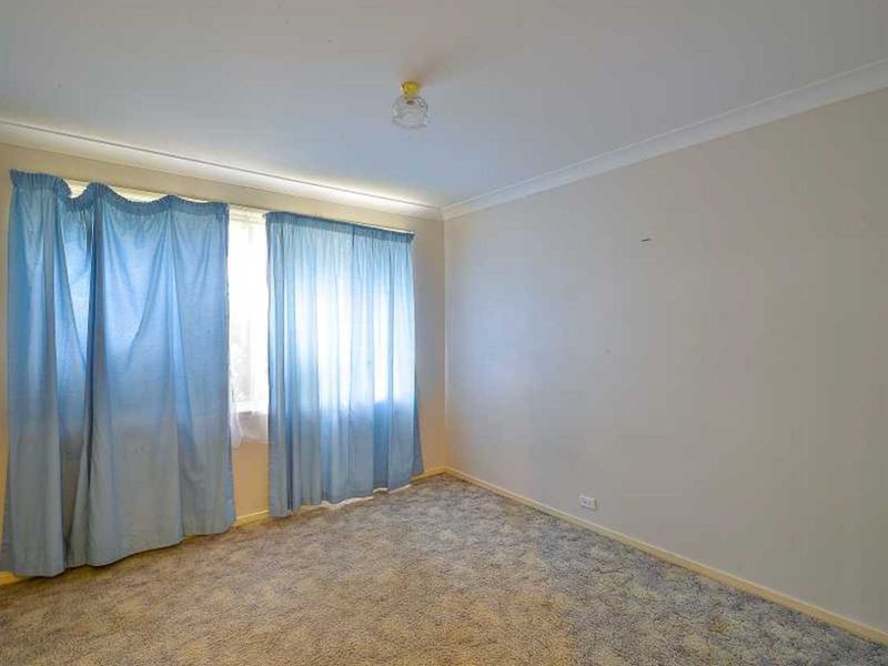 Photo - 10 Longhurst Road, Minto NSW 2566 - Image 8