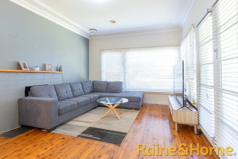 Photo - 10 Lovett Avenue, Dubbo NSW 2830 - Image 3