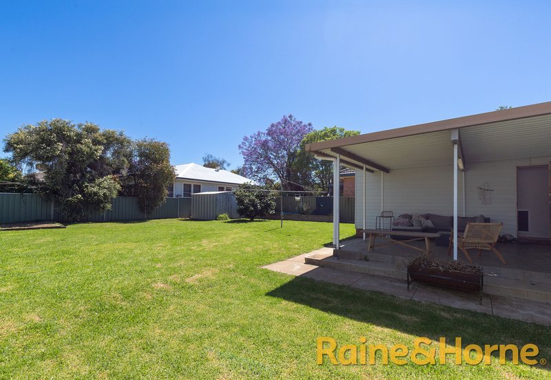 Photo - 10 Lovett Avenue, Dubbo NSW 2830 - Image 8