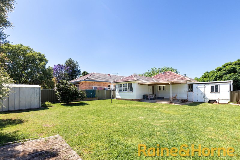 Photo - 10 Lovett Avenue, Dubbo NSW 2830 - Image 9