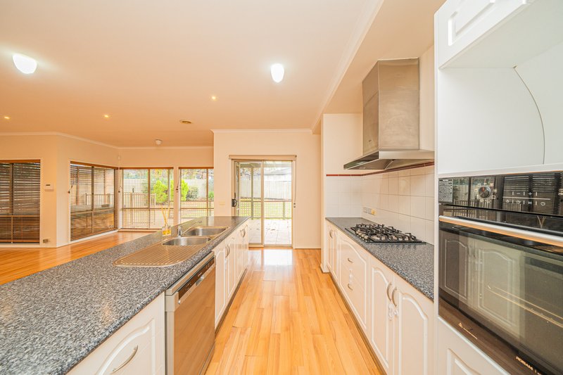 Photo - 10 Lowanna Street, Berwick VIC 3806 - Image 12