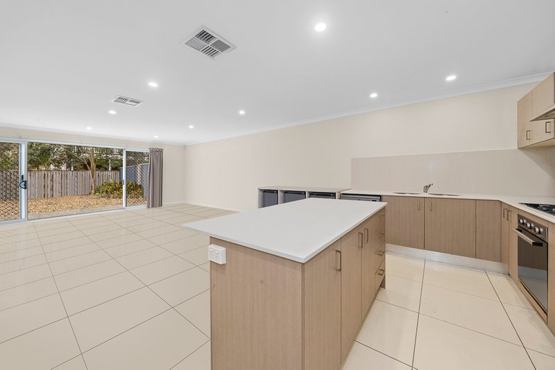 Photo - 10 Lucy Street, Albion QLD 4010 - Image 2