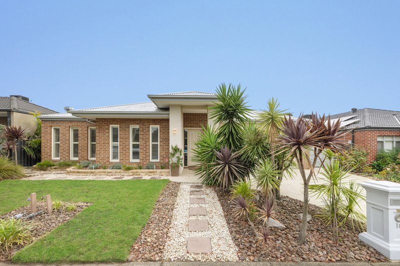 Photo - 10 Lumina Avenue, Cranbourne North VIC 3977 - Image 1