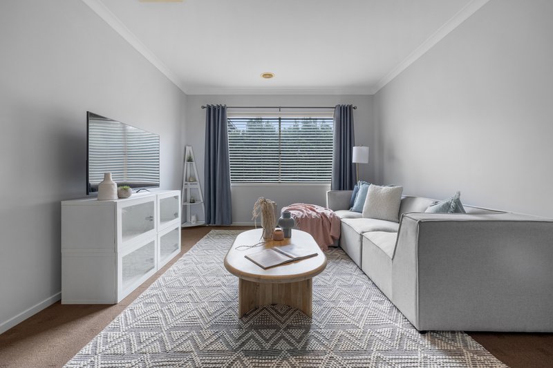 Photo - 10 Lumina Avenue, Cranbourne North VIC 3977 - Image 16