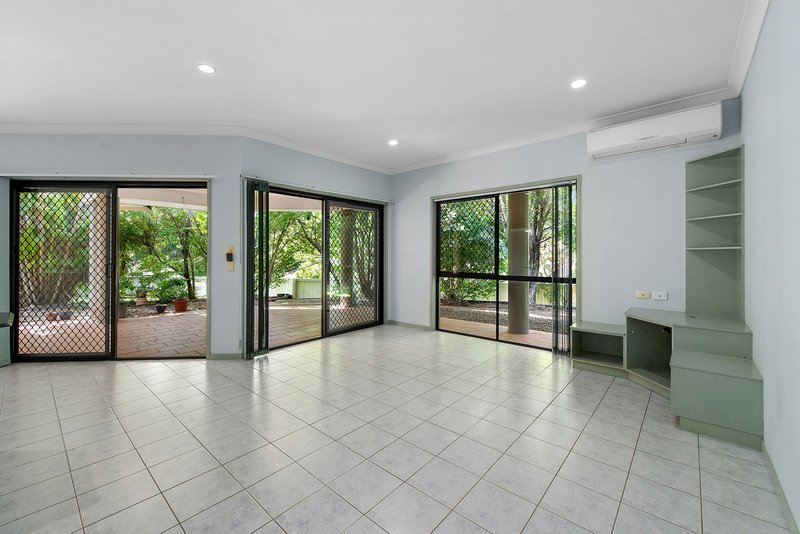 Photo - 10 Lynford Place, Bridgeman Downs QLD 4035 - Image 5