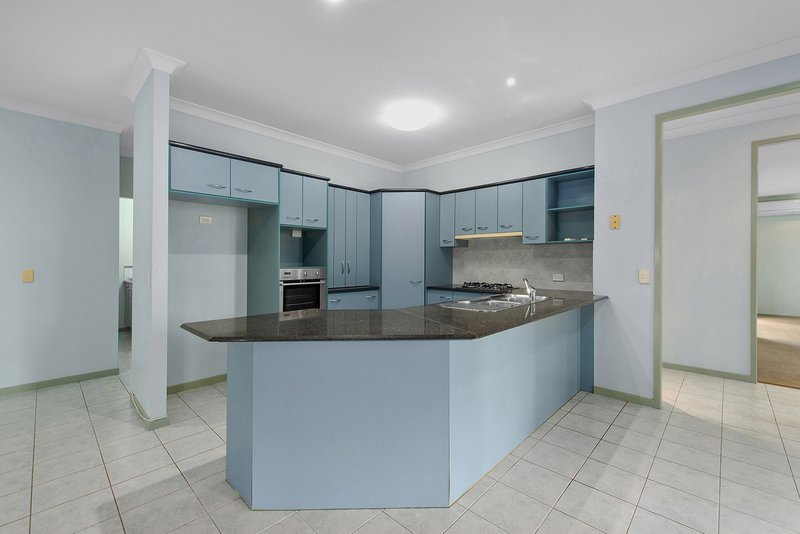 Photo - 10 Lynford Place, Bridgeman Downs QLD 4035 - Image 7