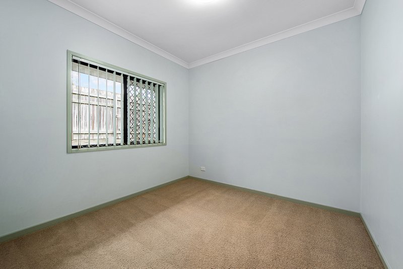 Photo - 10 Lynford Place, Bridgeman Downs QLD 4035 - Image 13