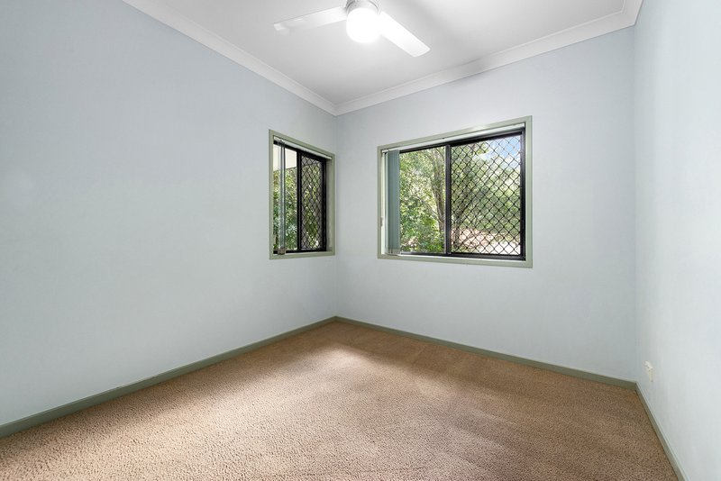 Photo - 10 Lynford Place, Bridgeman Downs QLD 4035 - Image 14