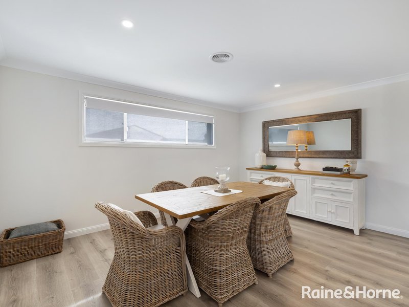 Photo - 10 Lyon Close, Kelso NSW 2795 - Image 6