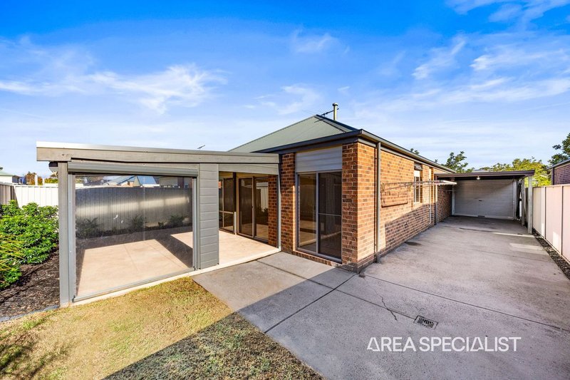 Photo - 10 Macalister Place, Pakenham VIC 3810 - Image 8